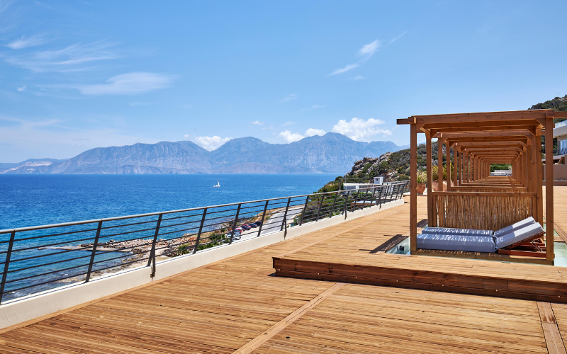 Terrasse de l'hôtel Blue Marine Resort & Spa, Crète