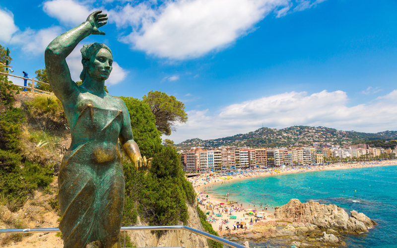 La statue de la Dona Marinera à Lloret de Mar, en Espagne