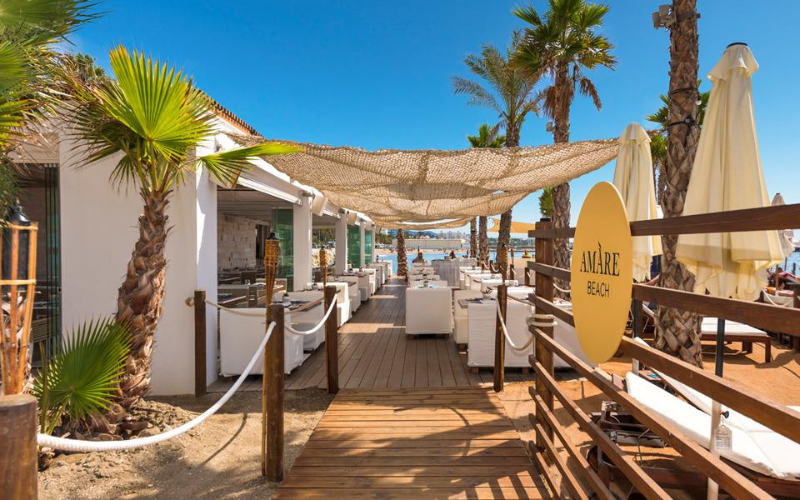 Le bar de plage l'Amare Beach Club à Fuengirola