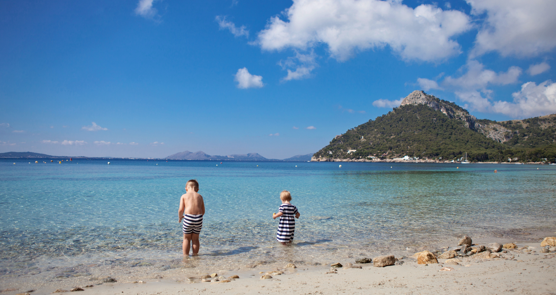 Deux enfants à la plage, Majorque, Espagne