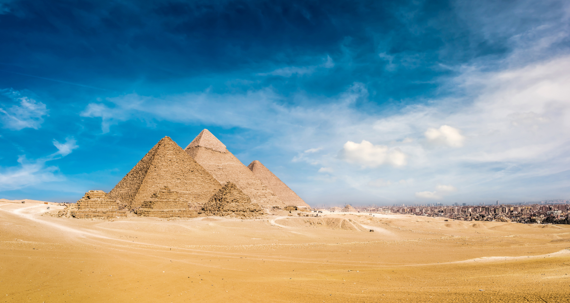Vue d'ensemble pyramides d'Egypte